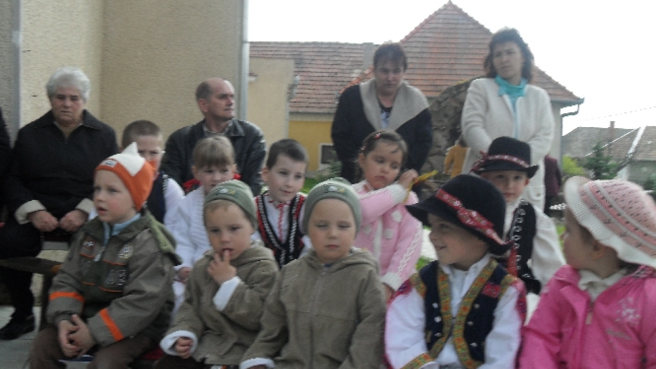 Školstvo - Iskolaügy  Školstvo - Iskolaügy